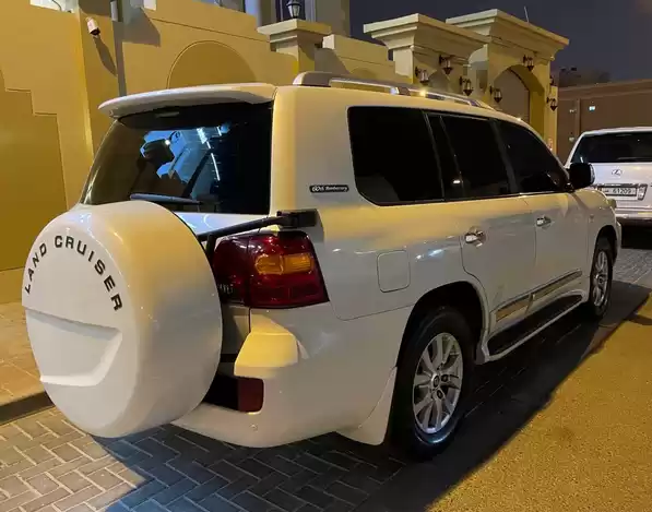 مستعملة Toyota Land Cruiser للبيع في الدوحة #5472 - 1  صورة 